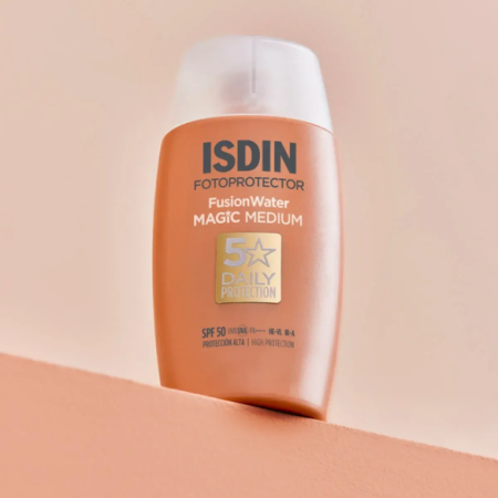 Fusion Water Magic Medium SPF50 protector solar facial con color 2