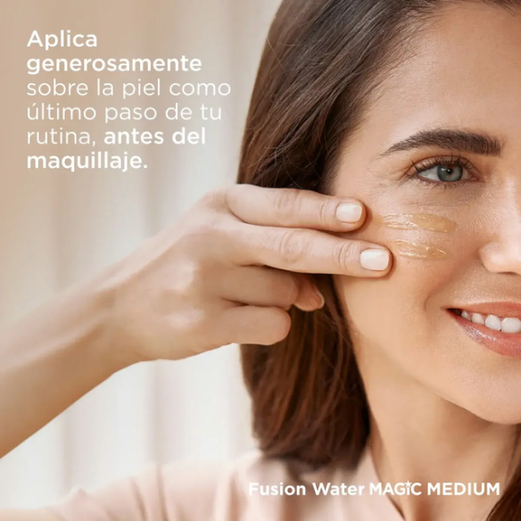 Fusion Water MAGIC Medium SPF50 Color | Fotoprotector Facial con Color